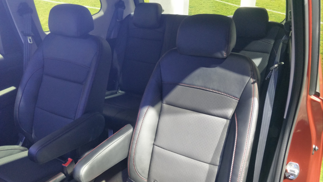 Interior Wuling Confero S baru