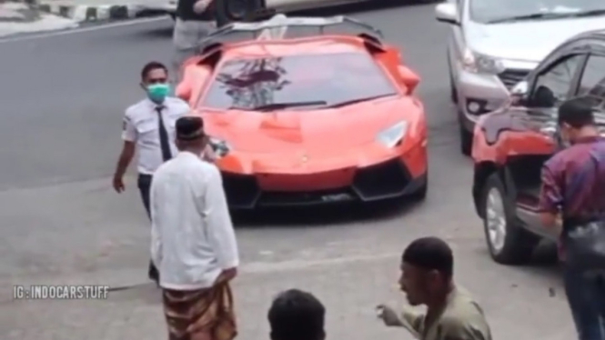 Lamborghini Aventador