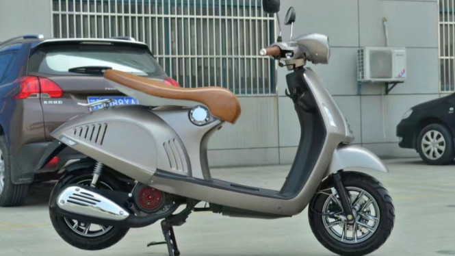 Tiruan Vespa 946 dari China