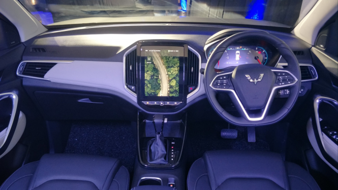 Wuling Almaz RS interior