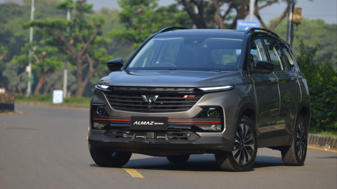 Wuling Almaz RS
