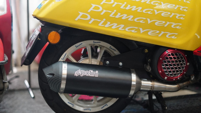 Awkarin Modifikasi Vespa