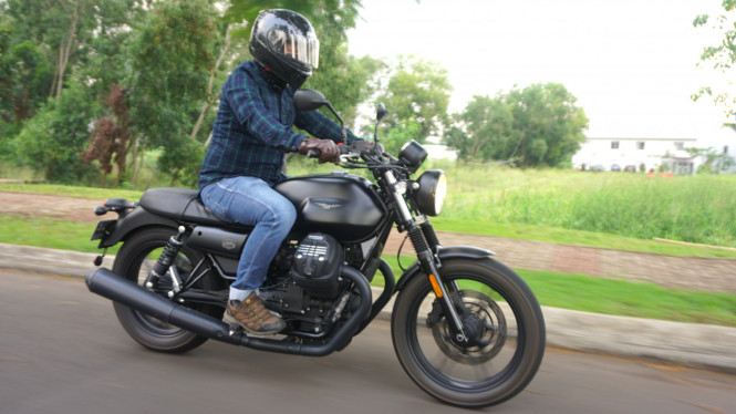 Moto Guzzi V7 III Stone