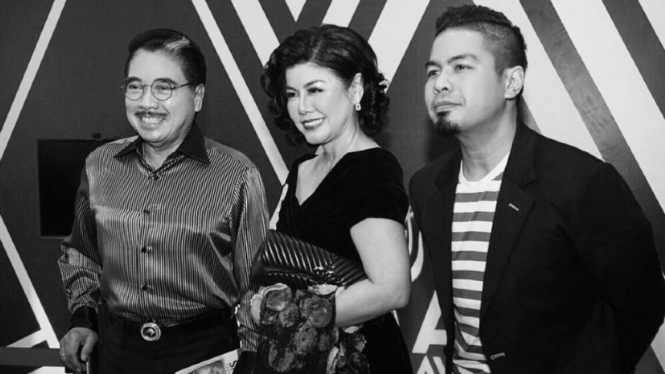 Hotma Sitompul, istri, dan Bams Samson