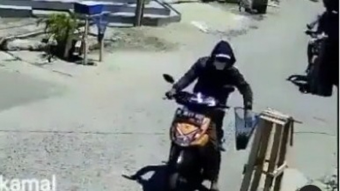 Pemotor Nyolong Duit Musala. Foto: IG.
