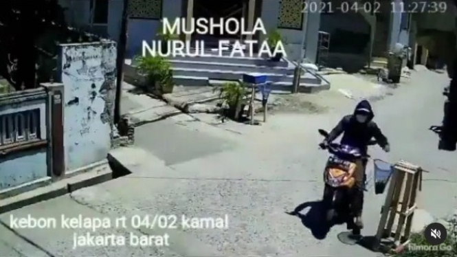 Pemotor Nyolong Duit Musala. Foto: IG.