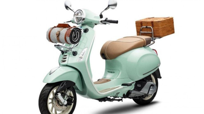 Vespa Primavera Picnic Edition