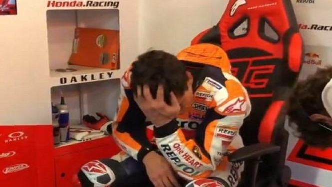 Marc Marquez menangis di MotoGP Portugal. Foto: Lapelotita.