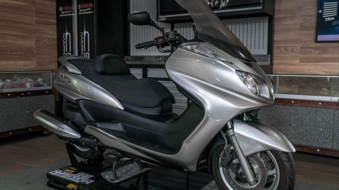 Yamaha Majesty 400 mejeng di diler
