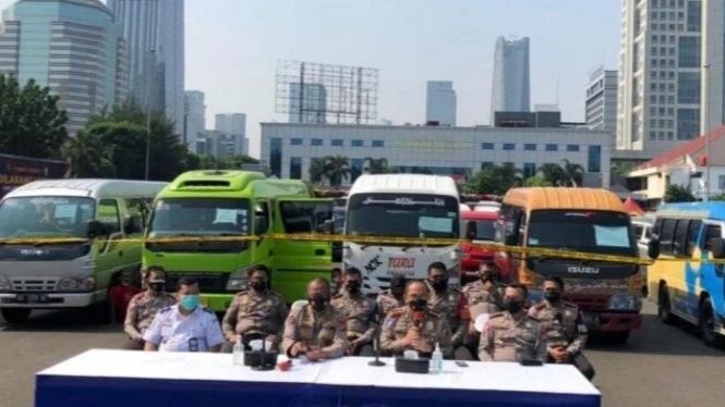 Travel Gelap Mudik