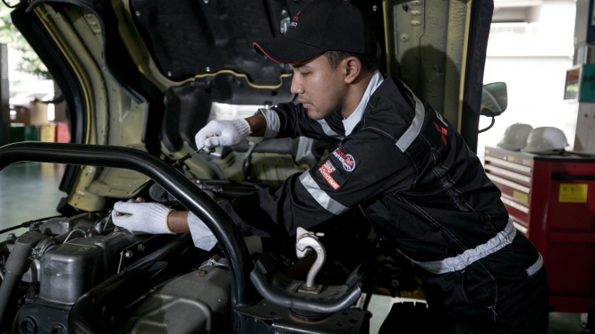 Servis Truk Fuso