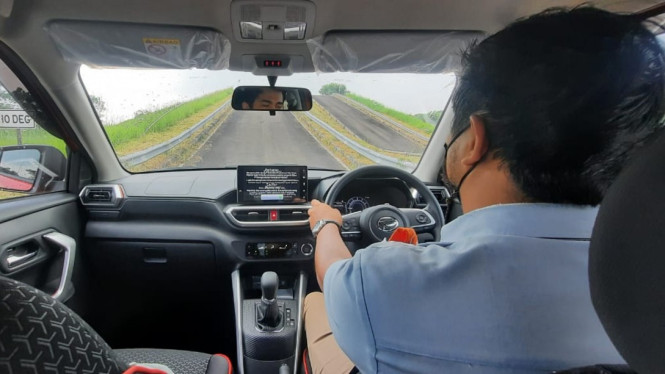 Test Drive Daihatsu Rocky