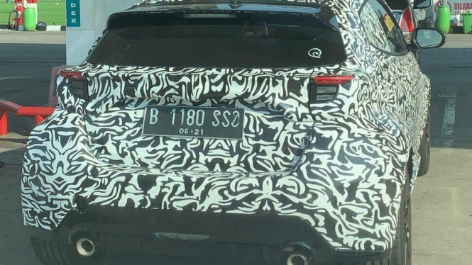 Toyota GR Yaris ngebut di jalanan Jakarta