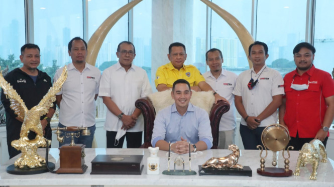 Bambang Soesatyo bersama para jajarang pengurus Oneprix