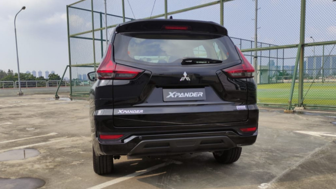 Xpander Black Edition dan Xpander Cross Rockford Fosgate Black Edition