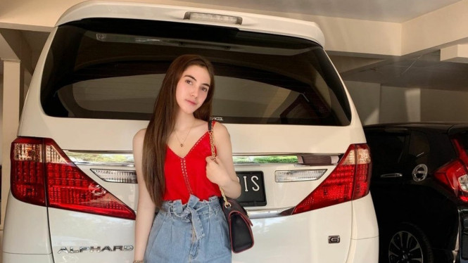 Syahra Larez mantan Rizky Billar