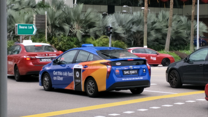 Ilustrasi mobil di Singapura