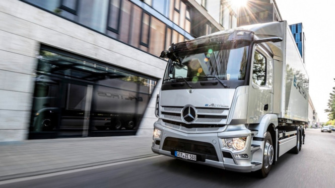 Truk Listrik Mercedes-Benz eActros