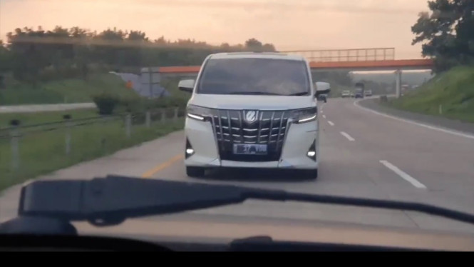 Toyota Alphard Mbak You