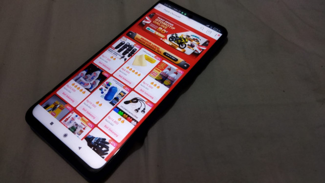 Pojok Otomotif Lazada. Foto: Farhan/100KPJ