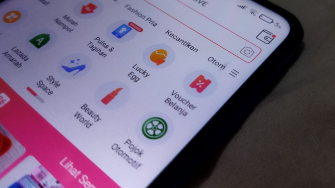 Pojok Otomotif Lazada. Foto: Farhan/100KPJ