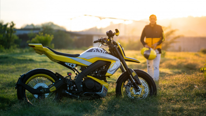 Yamaha XSR 155 custom