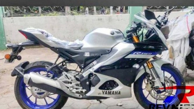 Yamaha R15M