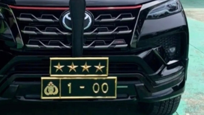 Toyota Fortuner Kapolri Listyo Sigit Prabowo