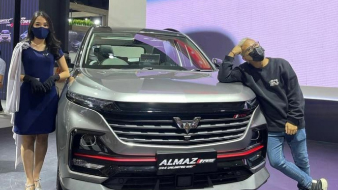 Coki Pardede endorse Wuling Almaz RS