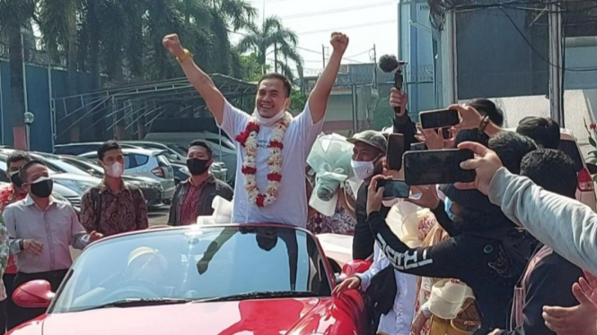 Saipul Jamil dan mobil Porsche