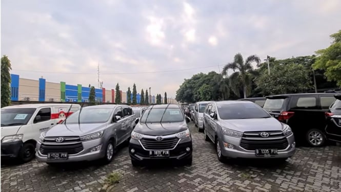 Ilustrasi Lelang Mobil
