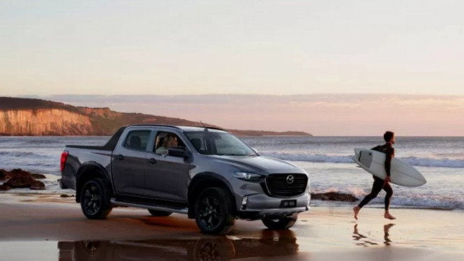 Mazda BT-50 bermesin diesel.