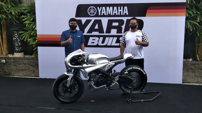 Yamaha XSR 155 buatan AMS Garage bergaya cafe racer