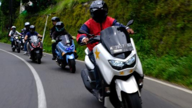 Touring nmax