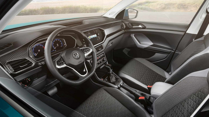 Interior VW T-Cross pesaing Toyota Raize
