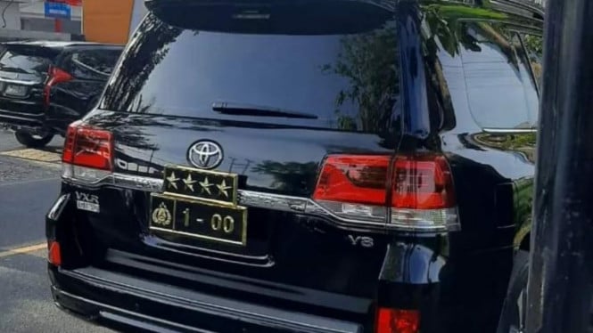 Mobil Kapolri, Toyota Land Cruiser