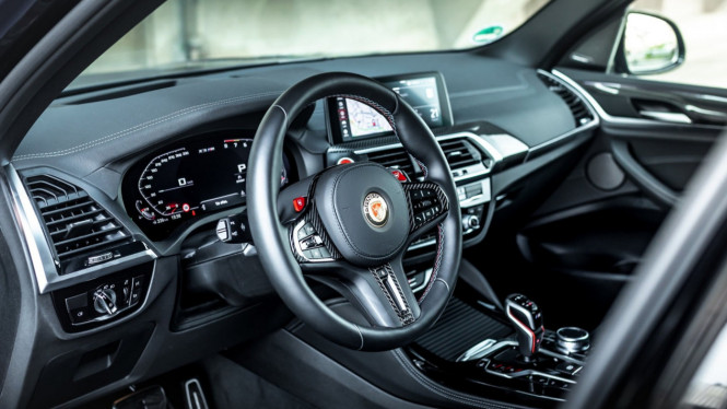 Mobil Manhart MHX3 600 hasil modifikasi dari BMW X3 M Competition