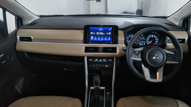 Interior Mitsubishi Xpander baru