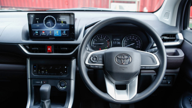 All New Avanza interior