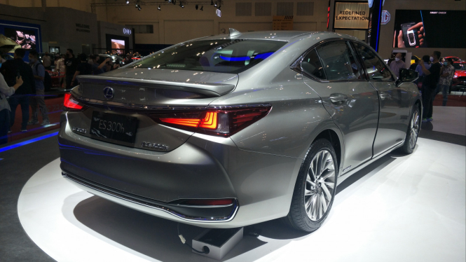 Lexus ES 300h