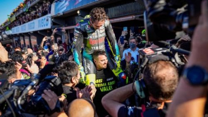 Pesta Perpisahan Rossi.