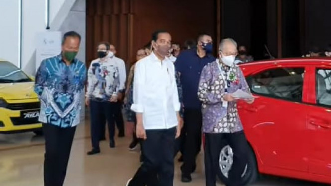 Presiden Jokowi sambangi GIIAS 2021