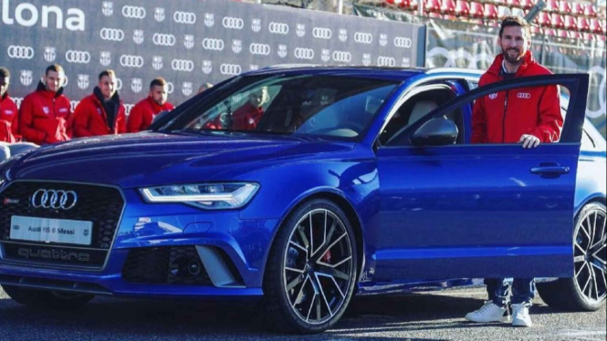 Lionel Messi bersama Audi RS 6 Quattro