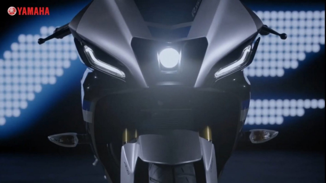 Yamaha All New R15 Connected