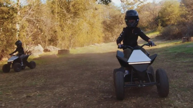 Mainan anak Tesla Cyberquad