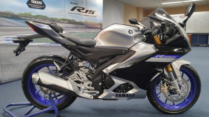 Yamaha R15M
