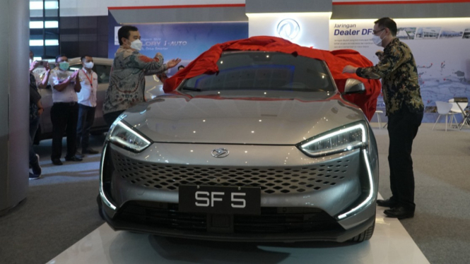 DFSK Seres SF5 hadir di GIIAS Surabaya