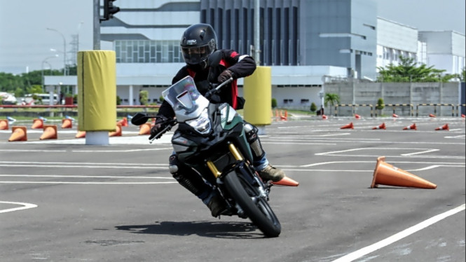 Test Ride Honda CB150X