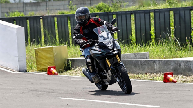 Test Ride Honda CB150X