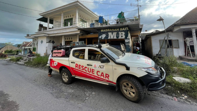 Mitsubishi Triton Rescue